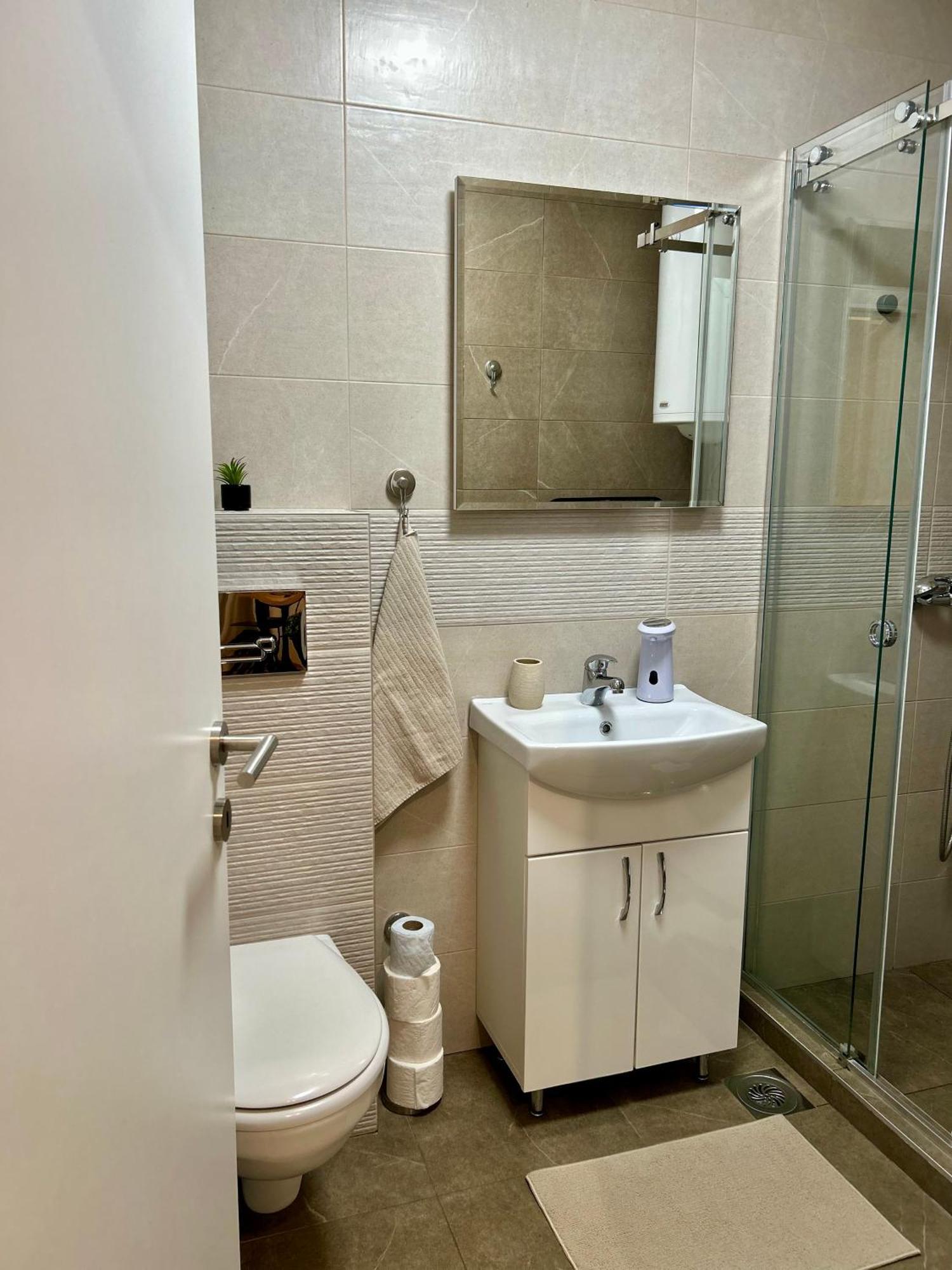 Silversea Apartman Šabac Buitenkant foto
